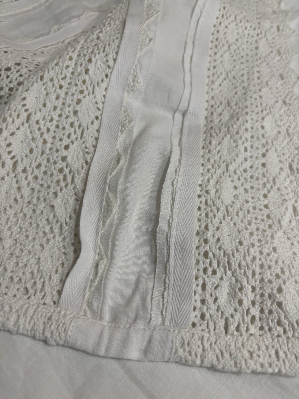 Greenrow Crochet Lace Linen Drape ~ 48” x 84” ~ Read