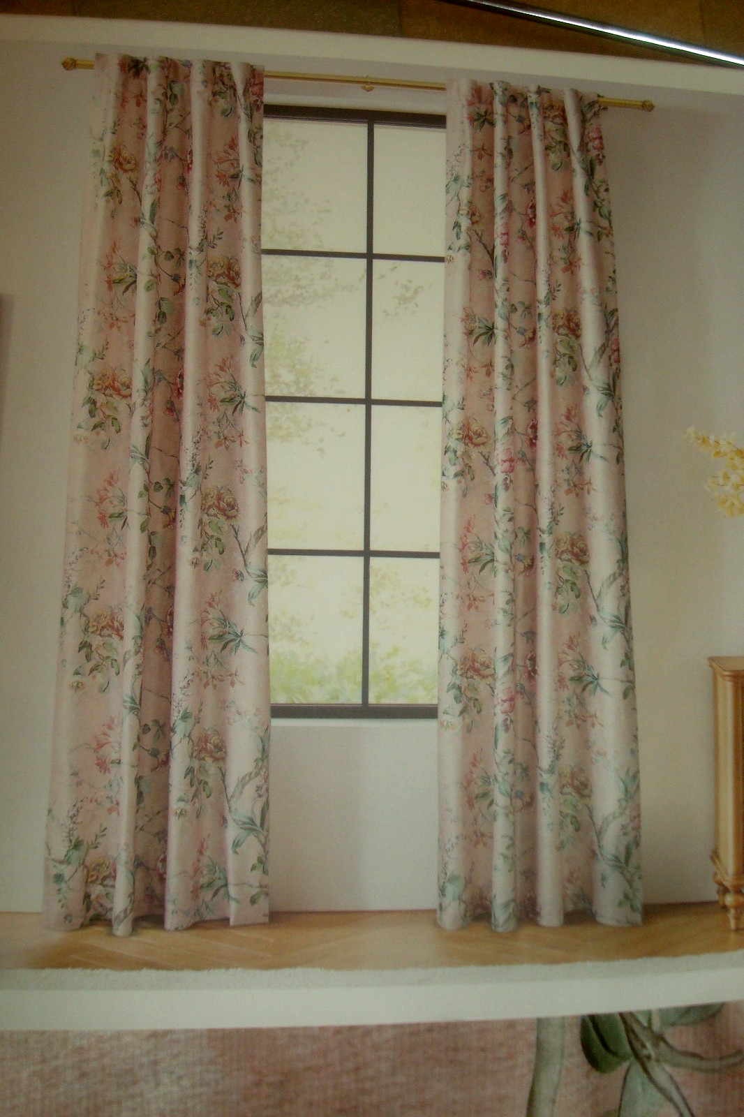 NWT Callisto Home Window Panel Curtains 2 pc Floral Scroll Lt Blush 38 x 96″ lg