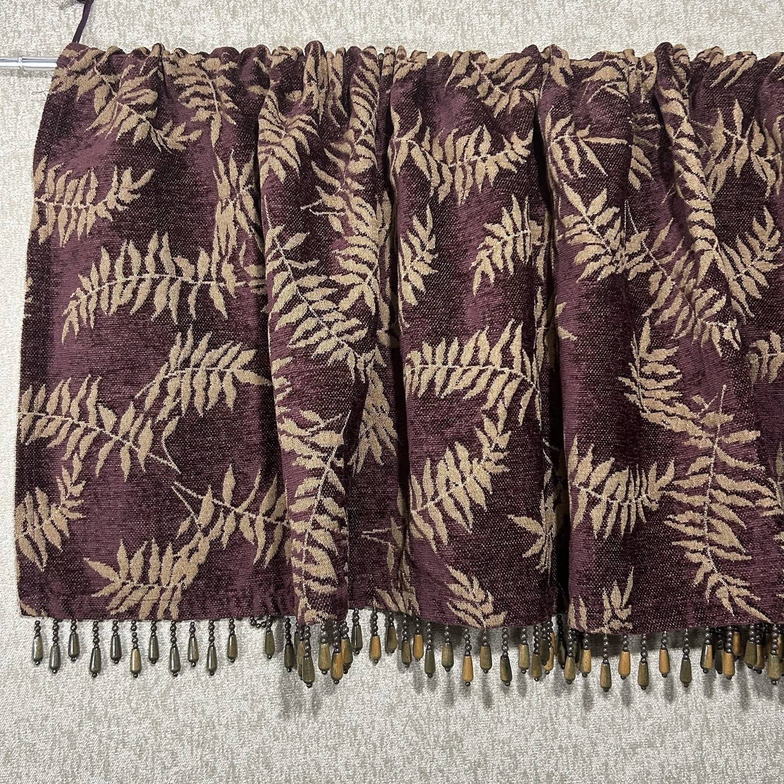 Brentwood Originals Valance Plum 8358 Leaves Print Textured 18”x67” Beads flaw