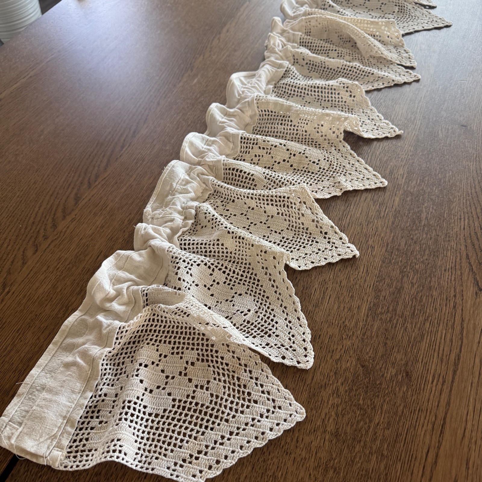 Vintage Crochet Lace Pointed Valance Grannycore Cottage Core Beige