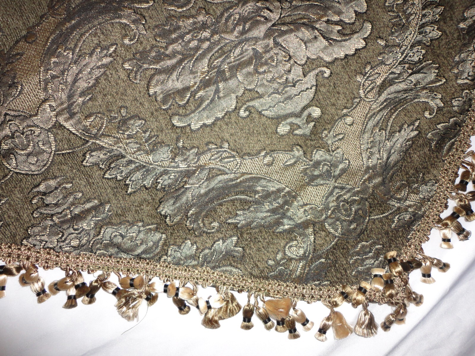 CROSCILL REGENT GREEN BLACK JACQUARD CHENILLE MEDALLION FRINGE (1) VALANCE 40X29