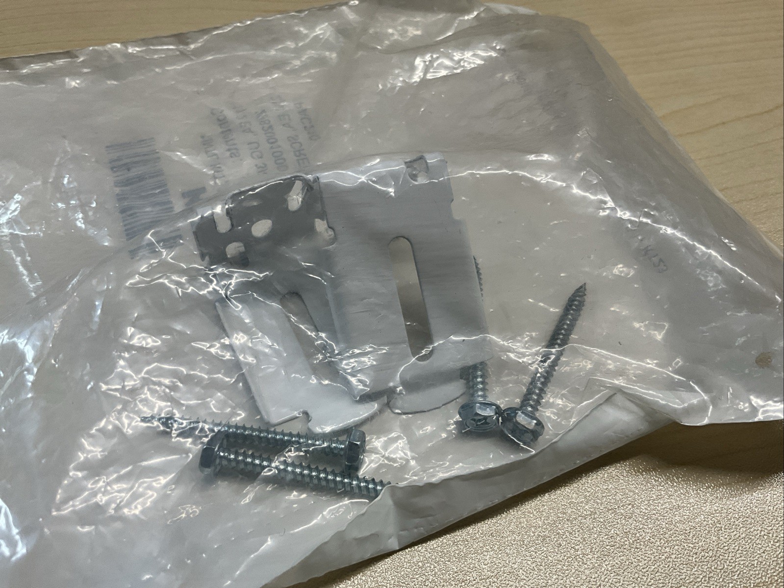Hunter Douglas KIT8100 Pair Mounting Bracket (2) UG 3/4” 2982001000