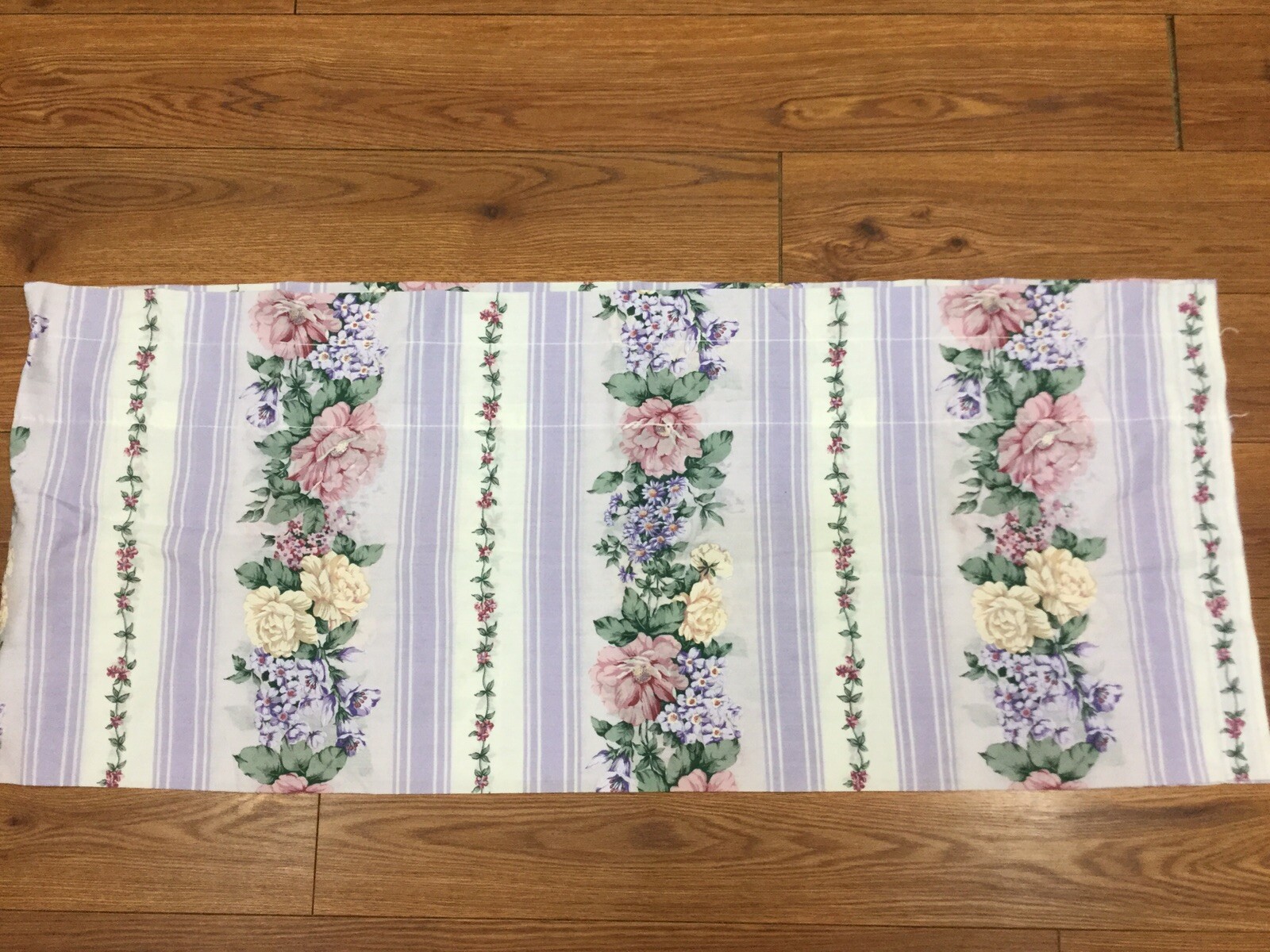 FLORAL VALANCE PURPLE WHITE STRIPE 84 X 17 ROSES LEAVES COUNTRY PINKS GREENS