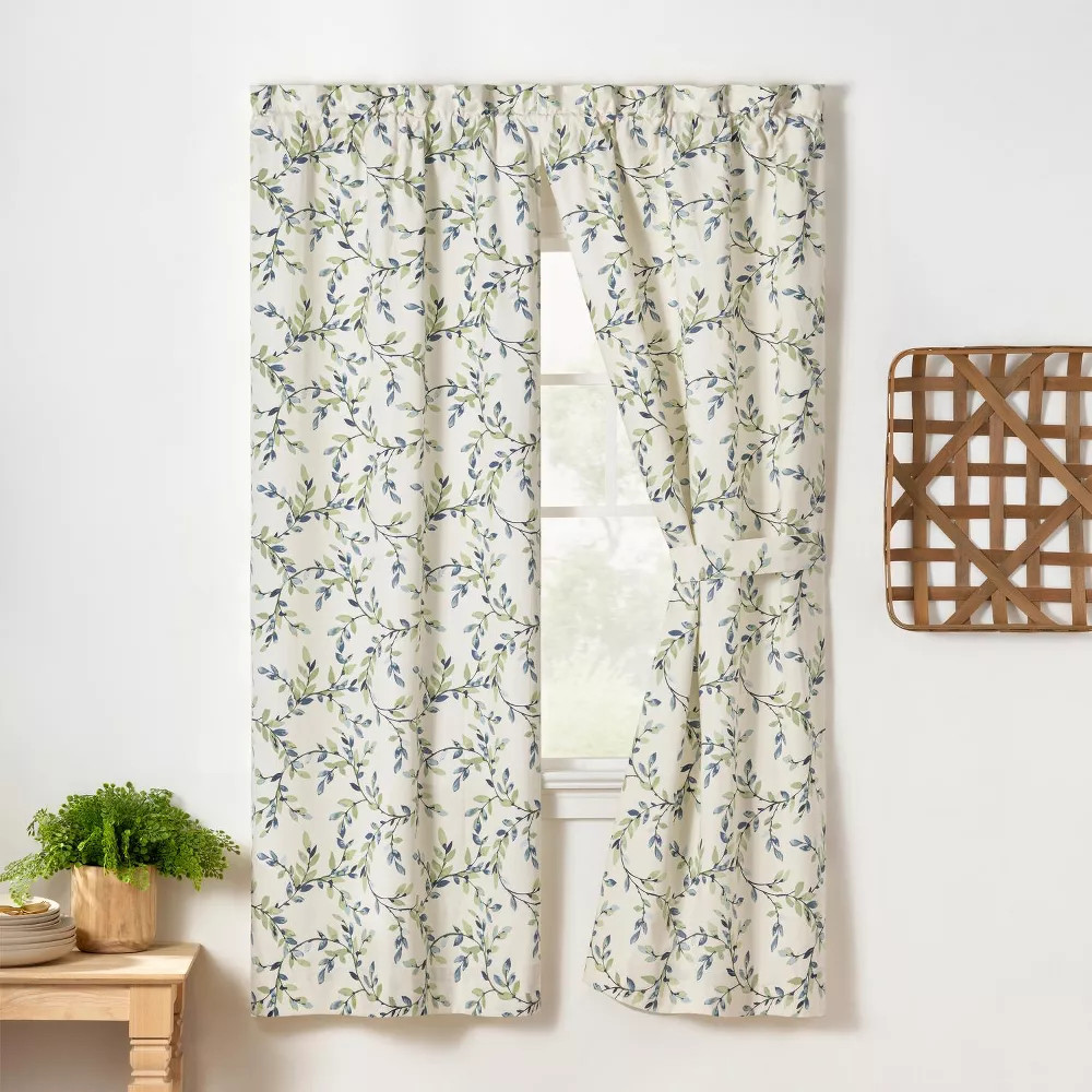 Ellis Vintage Stylish Medium Scale Printed Vine Pattern 1.5″ Rod Pocket Tailored