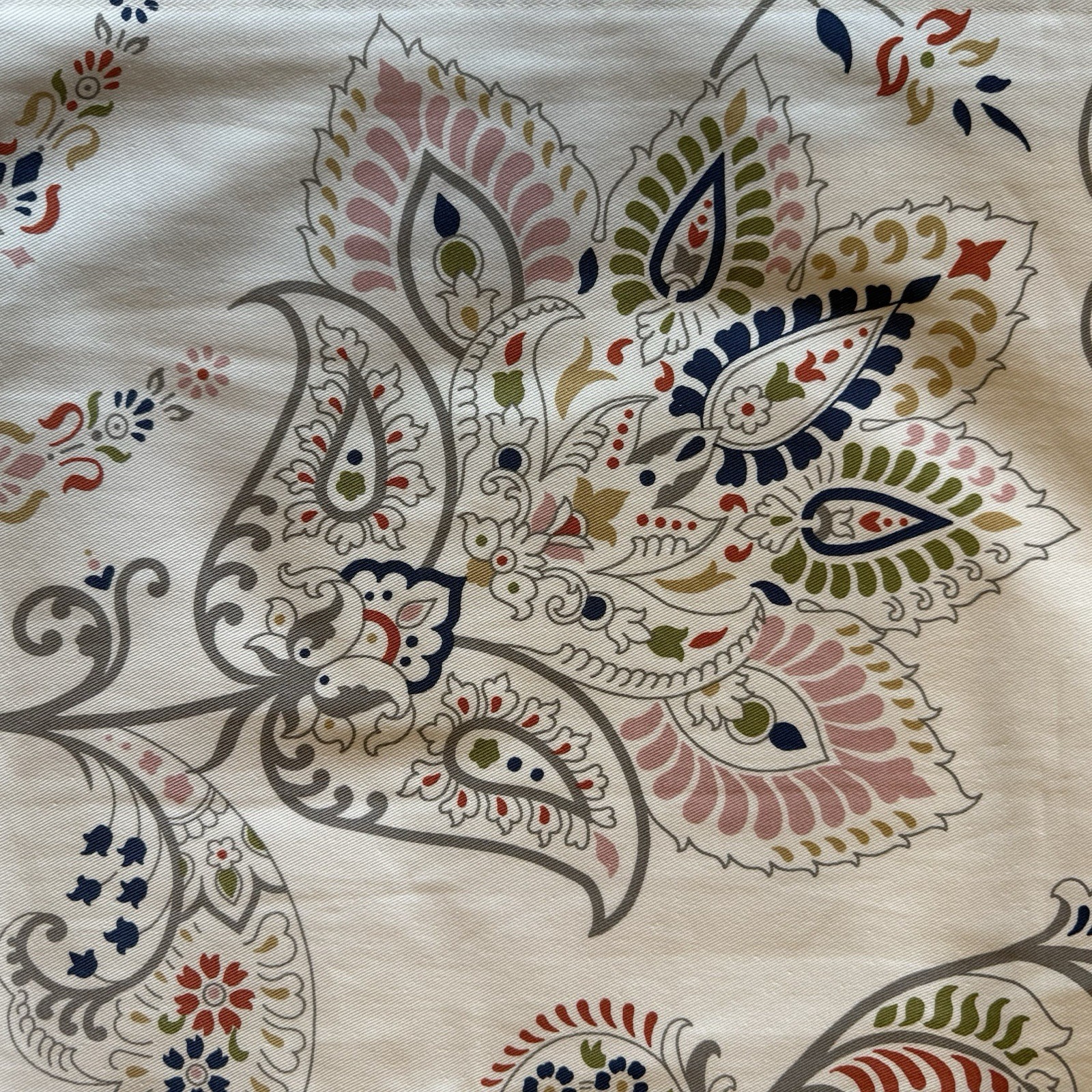 Ikea PUSSMUN Curtains 2 Panels 1 pair 57×98 White/Multicolor Paisley 405.736.38