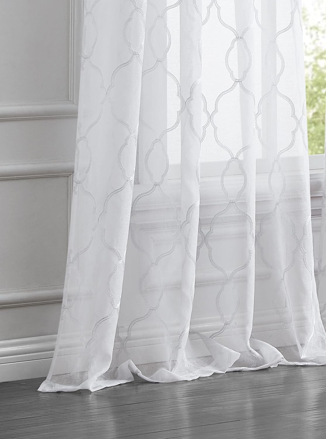 White Contemporary 3D Textured Curtains – 54X84 Inches – White and Patterned She