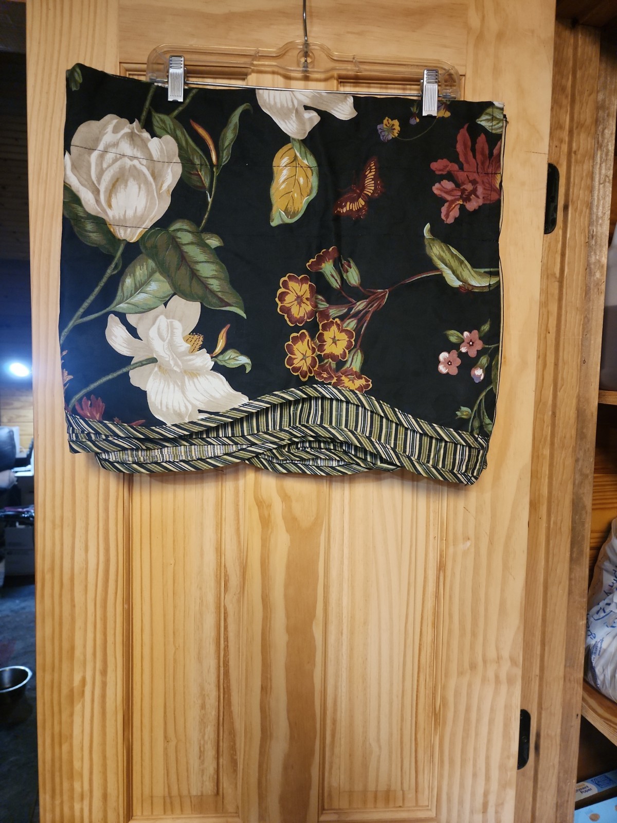 Williamsburg By Waverly Black Magnolia Scallop Window Set Of 3 Valances SEE DESC