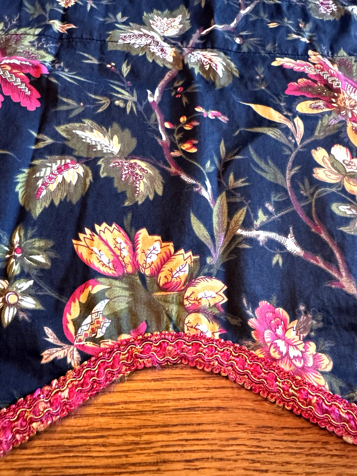 Waverly Felicite Noir Scallop Pocket Valance Cotton Black Floral 48X18 Unlined