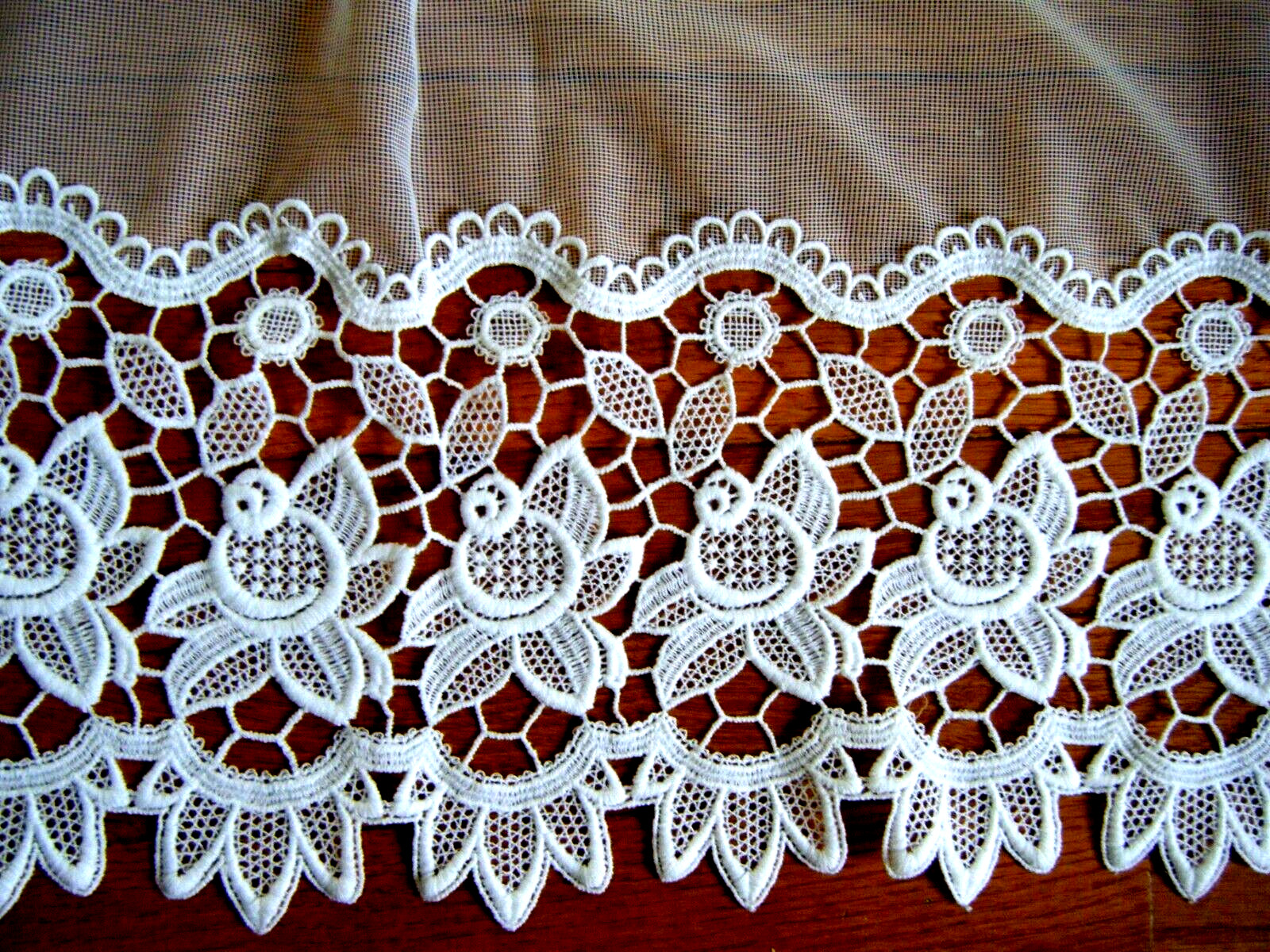 Vtg Lace window Curtain/Valences blended cotton floral border poly net 50″x8o”