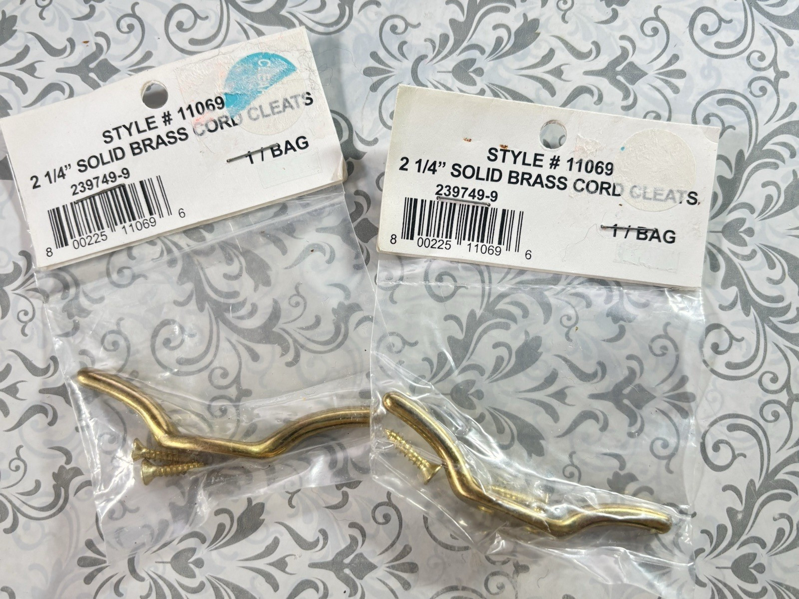 Lot of 2 Solid Brass Cord Cleats 2 1/4″ with Screws Style# 11069 Textol Systems