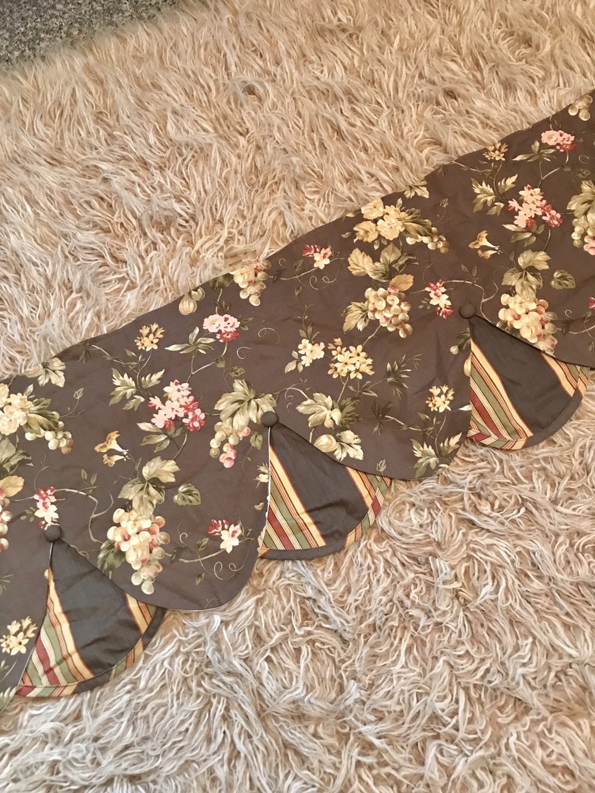 (1) Waverly Brown Floral Scallop Trim Stripe Window Valance 54”x 17”