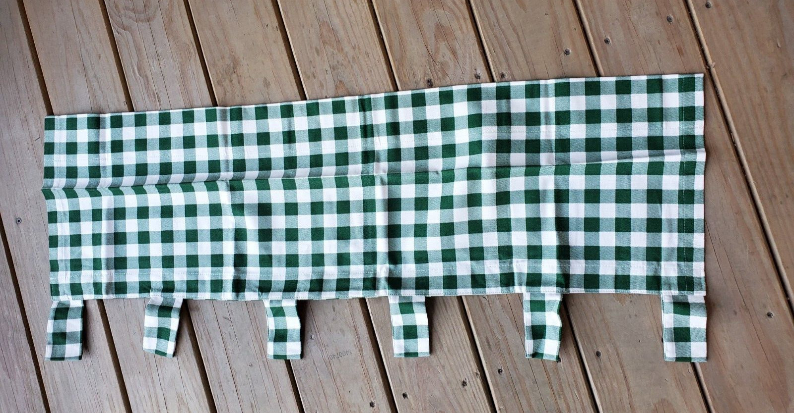 Thermalogic Check Tab-Top Valance Curtain, 40″W x 15″L – Green Plaid