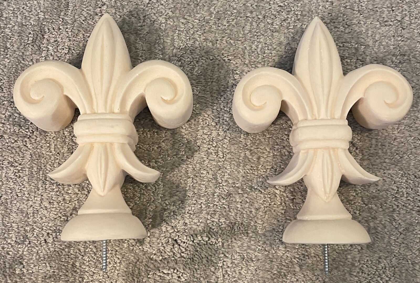 Pair of 2 Unfinished Resin Fleur de Lis Decorative Rod Finials Post Top 9″