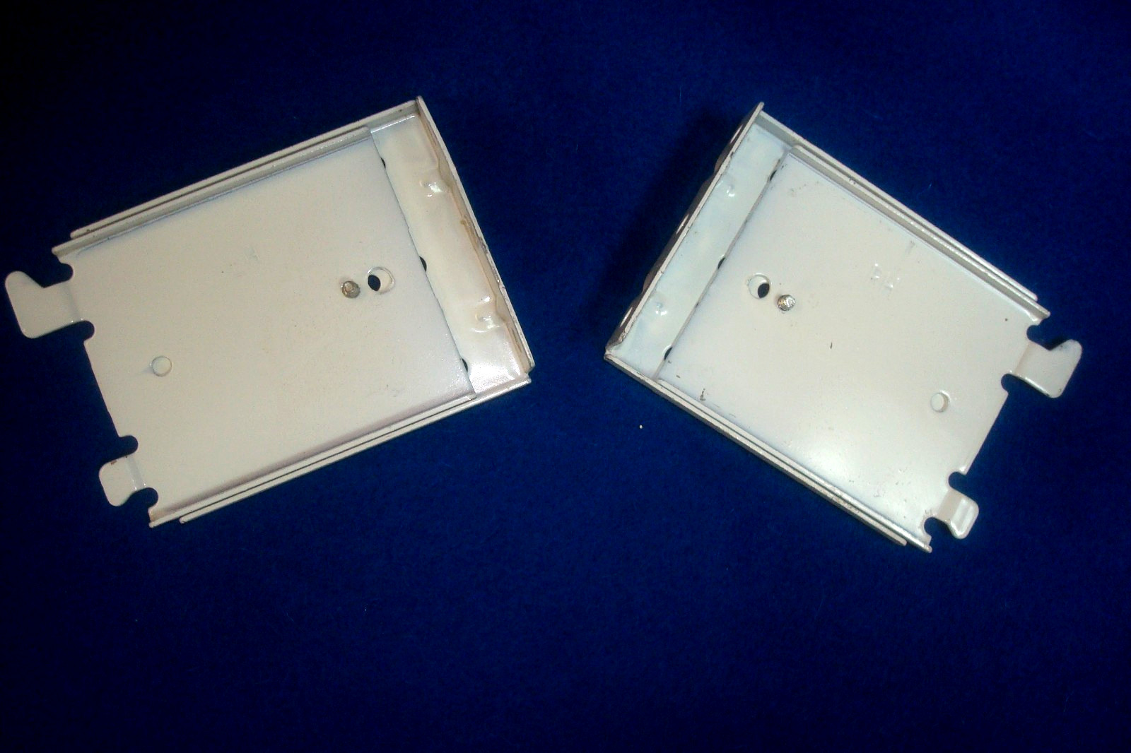 New 2 pc Kirsch 2 1/2″ Continental All Metal Mounting brackets for Curtain Rod