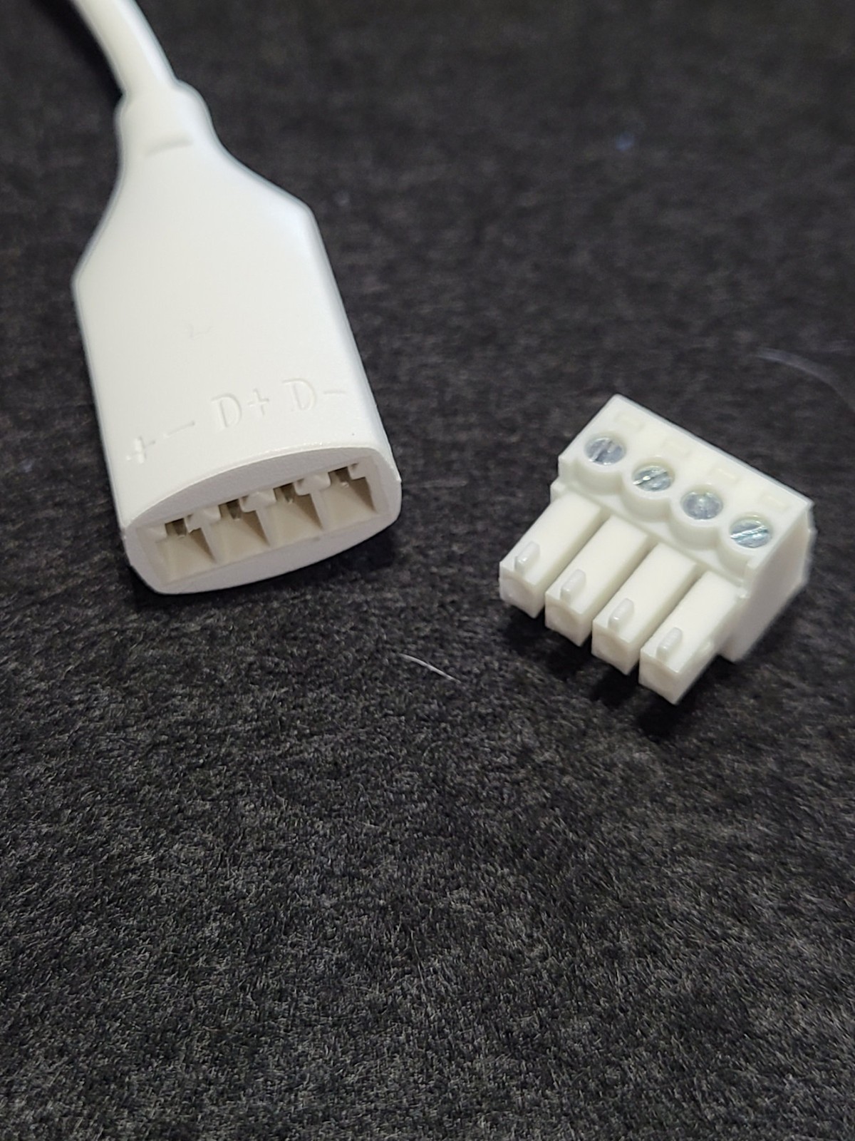 Lot Of 2 Hunter Douglas Powerview+ 4 Wire Y Connector Daisy Chain – New 1014260