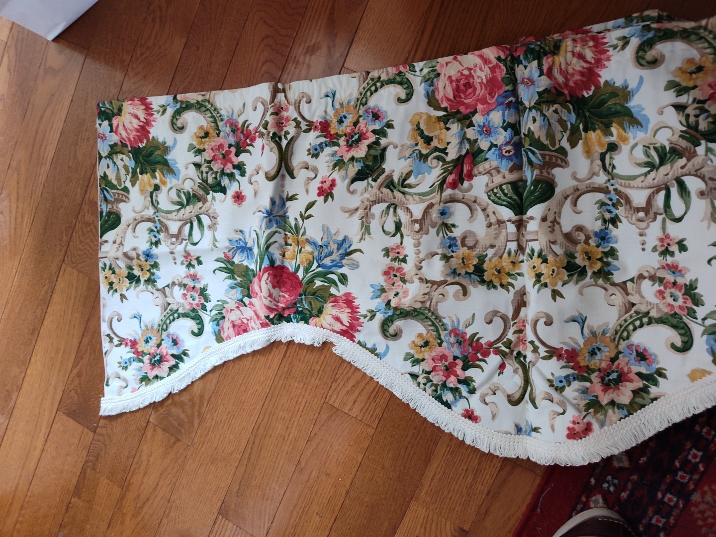 Custom Granny Scalloped Fringe Valance Floral Rose Cottage Core Classic 103×20.5