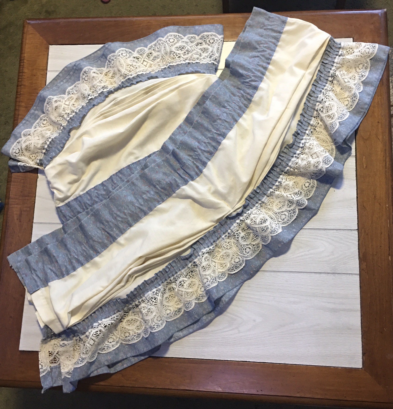 2 VTG JC PENNEY VALANCES Ruffled Scalloped Lace 84 x 15 Blue-Pink Petite Floral