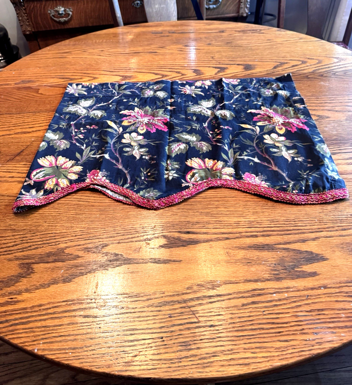 Waverly Felicite Noir Scallop Pocket Valance Cotton Black Floral 48X18 Unlined