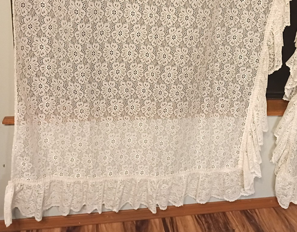 2 Cream Lace Curtain Panels Ruffles w/tiebacks 81″ x 40″