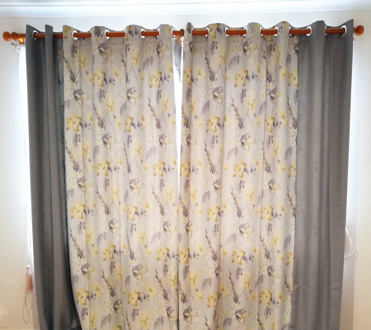 Quality Room Darkening Fine Jacquard Fabric Eyelet Curtains Flower 210 x 250 cm