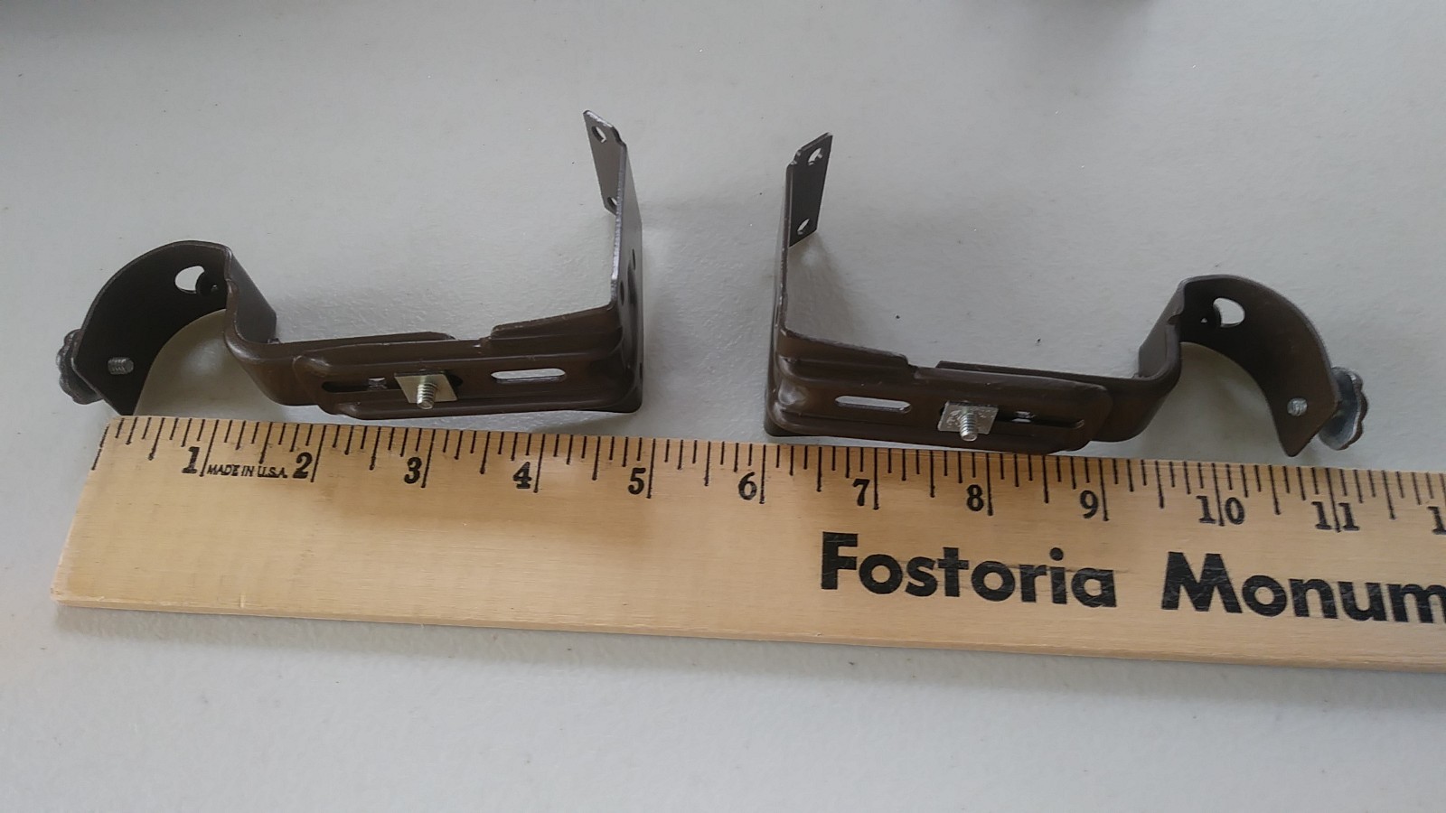 Vtg Kirsch traverse rod decorative brackets set. For use with 1 3/8 Rods. 437