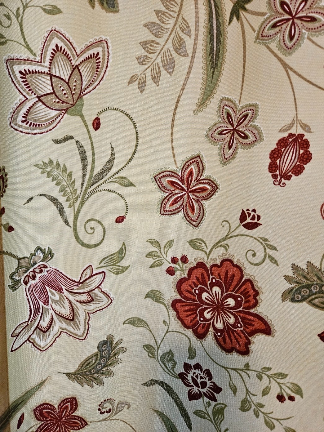 Plow & Hearth Jacobean Thermalogic Grommet-Top Curtains (160″ x 84″)
