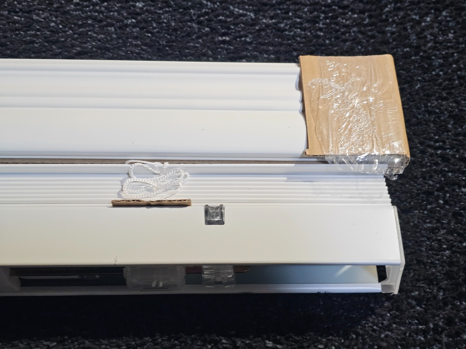 Lotus & Windoware 28 x 54 Cordless 2″ Faux Wood Room Darkening Horizontal Blind