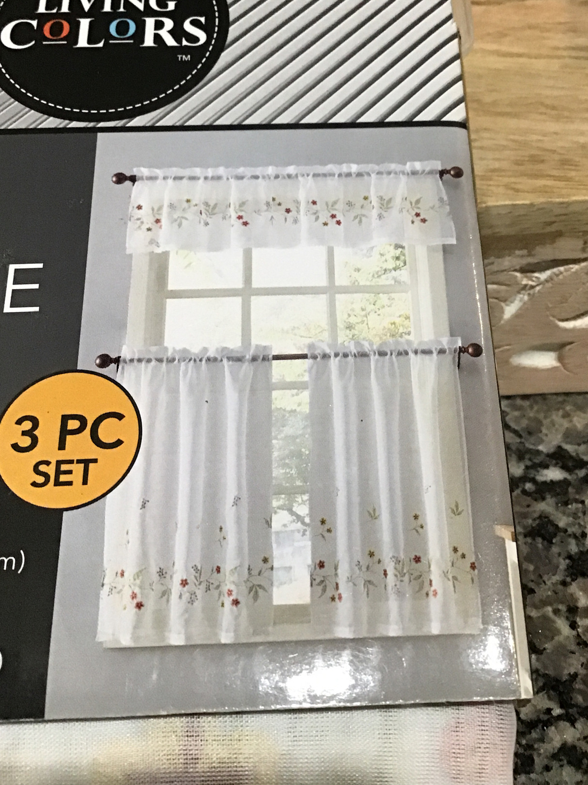LIVING COLORS “Tier & Valance Set” Flowers Of Mauve, Yellow, Violet New In Pack