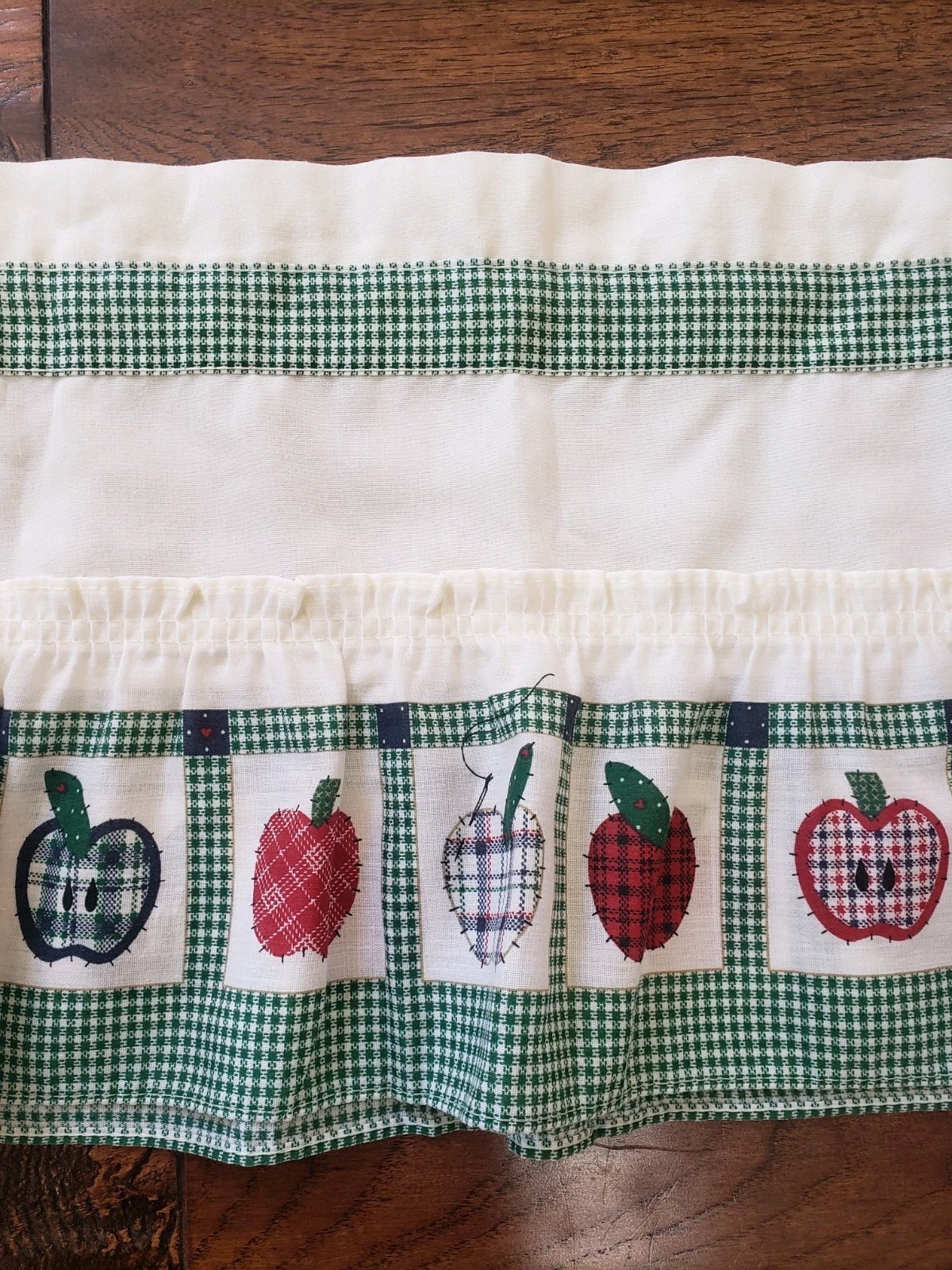 VTG Apple Valance Curtain Kitchen Green Red Farmhouse Country Cabin 50×11.5″ USA