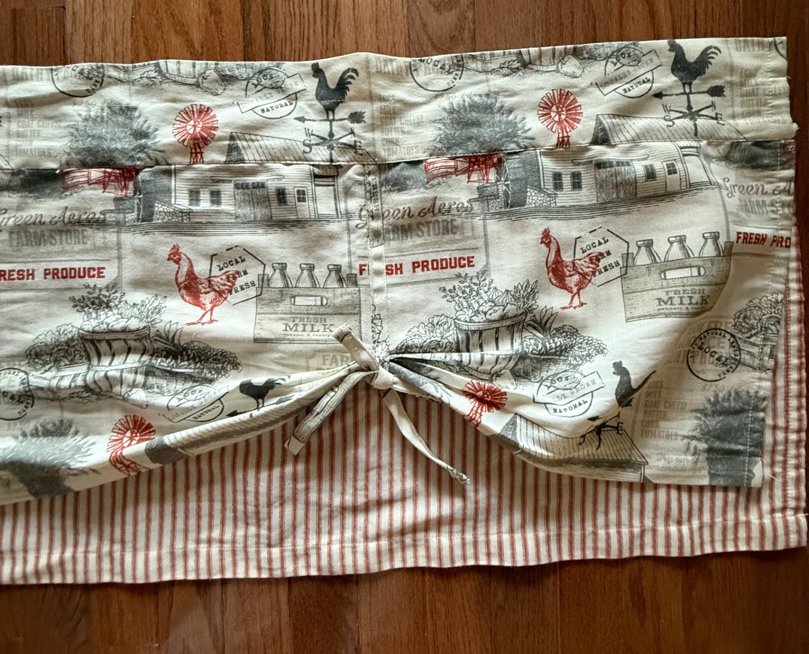 Better Homes & Gardens Rustic Farmhouse Kitchen Window Valance Rooster, 1 panel