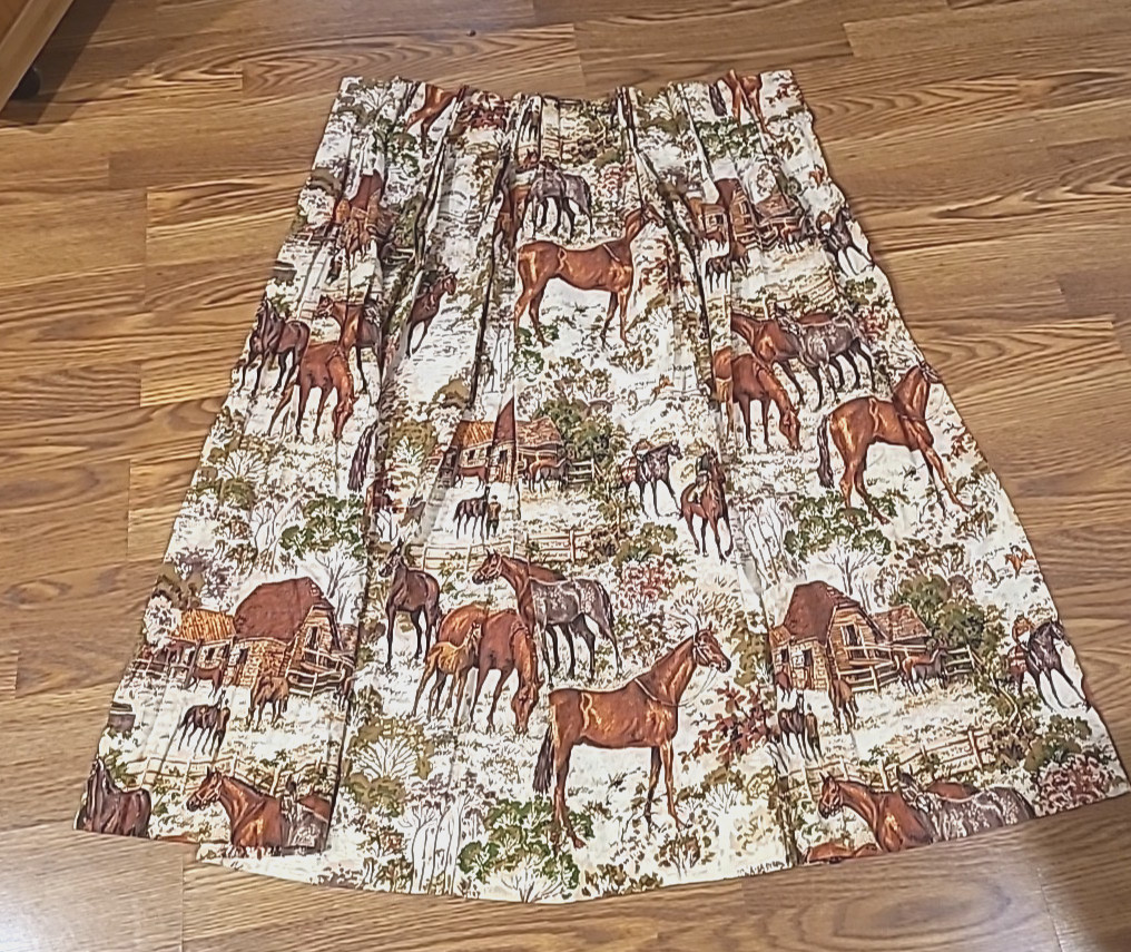 Vintage Riverdale Screen Print 1978 Fabric/Drapes ** Horses/Cottage