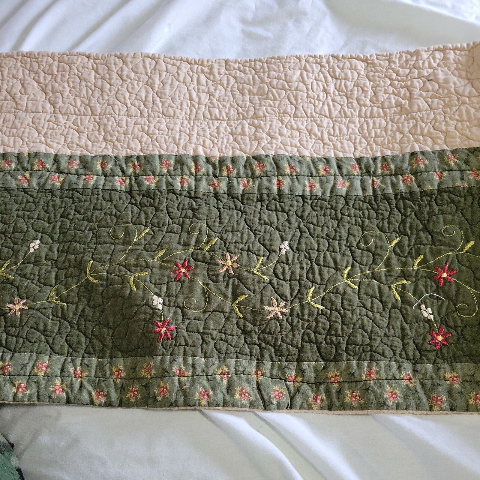 Vintage Quilted Embroidered Vines Valance Rod Pocket 16×54 in Tan Green Red