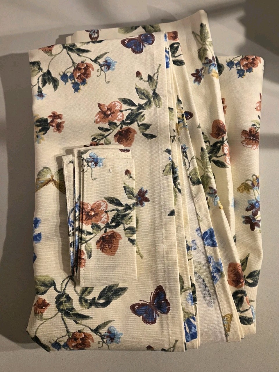 Country Curtians Floral & Butterflies 2 Panels 63″ New