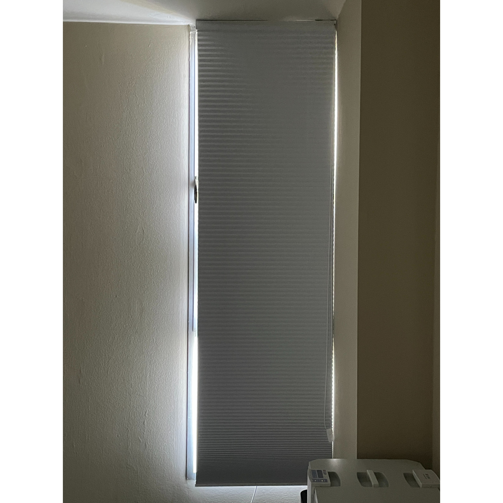 Bali DiamondCell Blackout Shade 23-5/8×78-3/4 Midnight Bright White Right