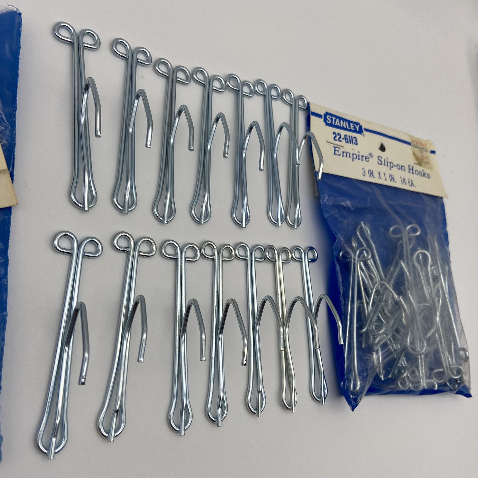 Slip-on Drapery Hooks 3″ for Traverse Rod 28 Count 1″ drop – Stanley NEW