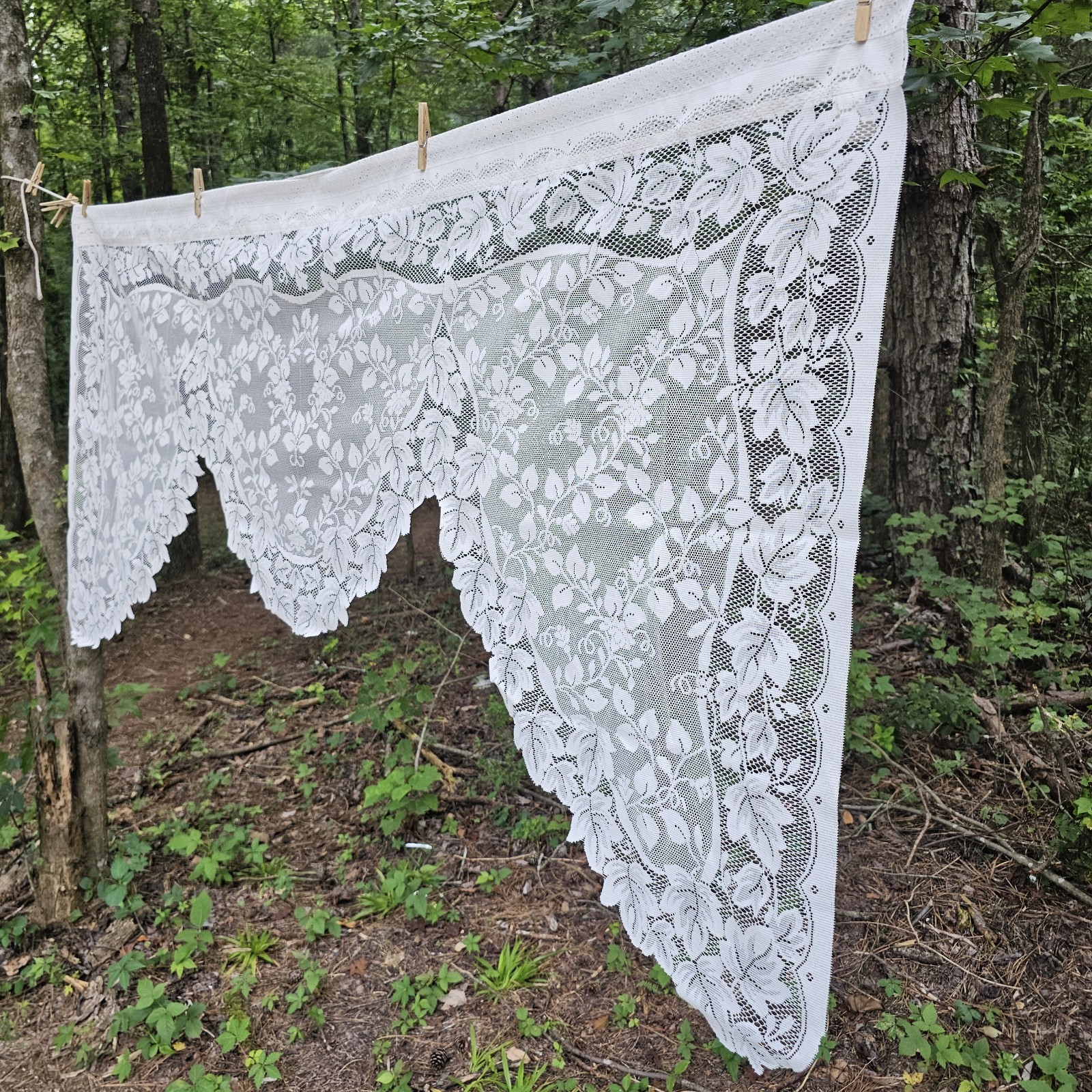 Vintage Ivory White Floral Lace Curtain Valance Scalloped Edge USA 70 x 36