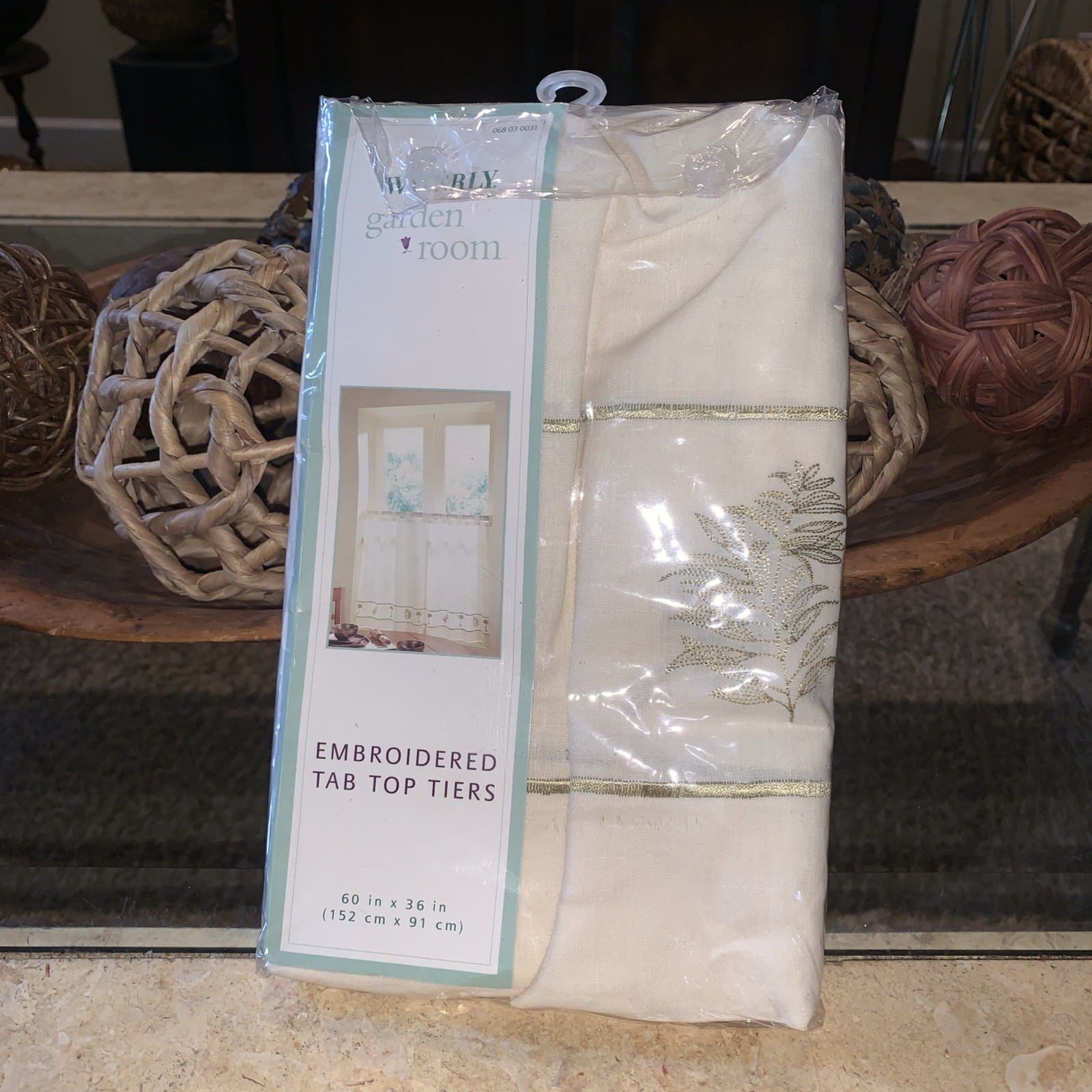Waverly Garden Room Paradise Island Palm Tiers 60” X 36” Tab Top New