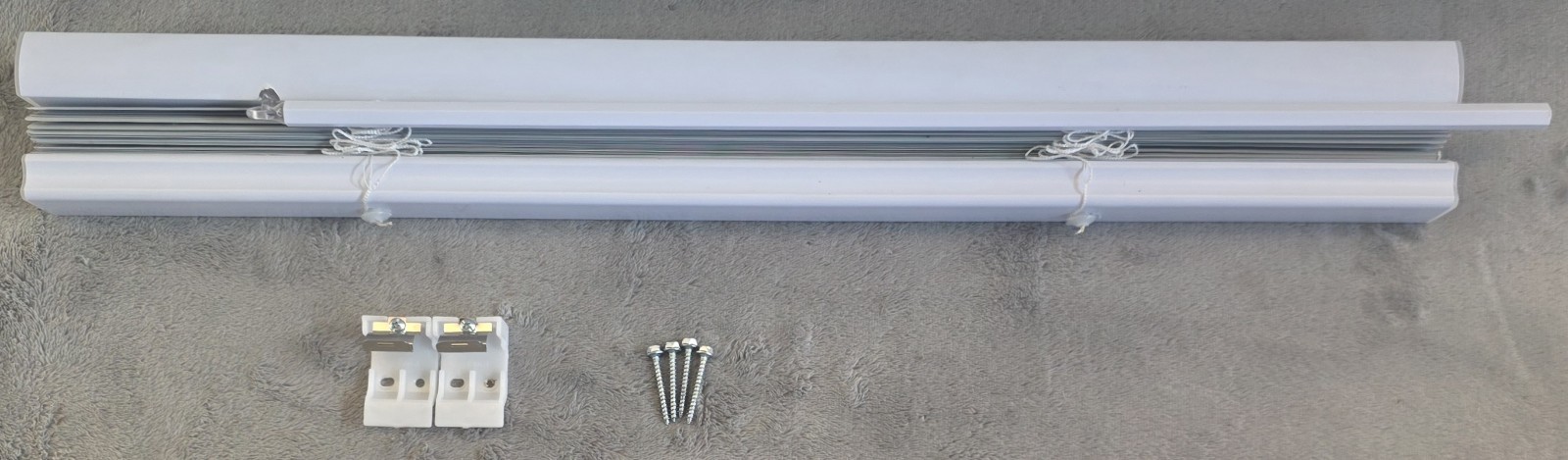 24” x 36” White Cordless Mini Blinds