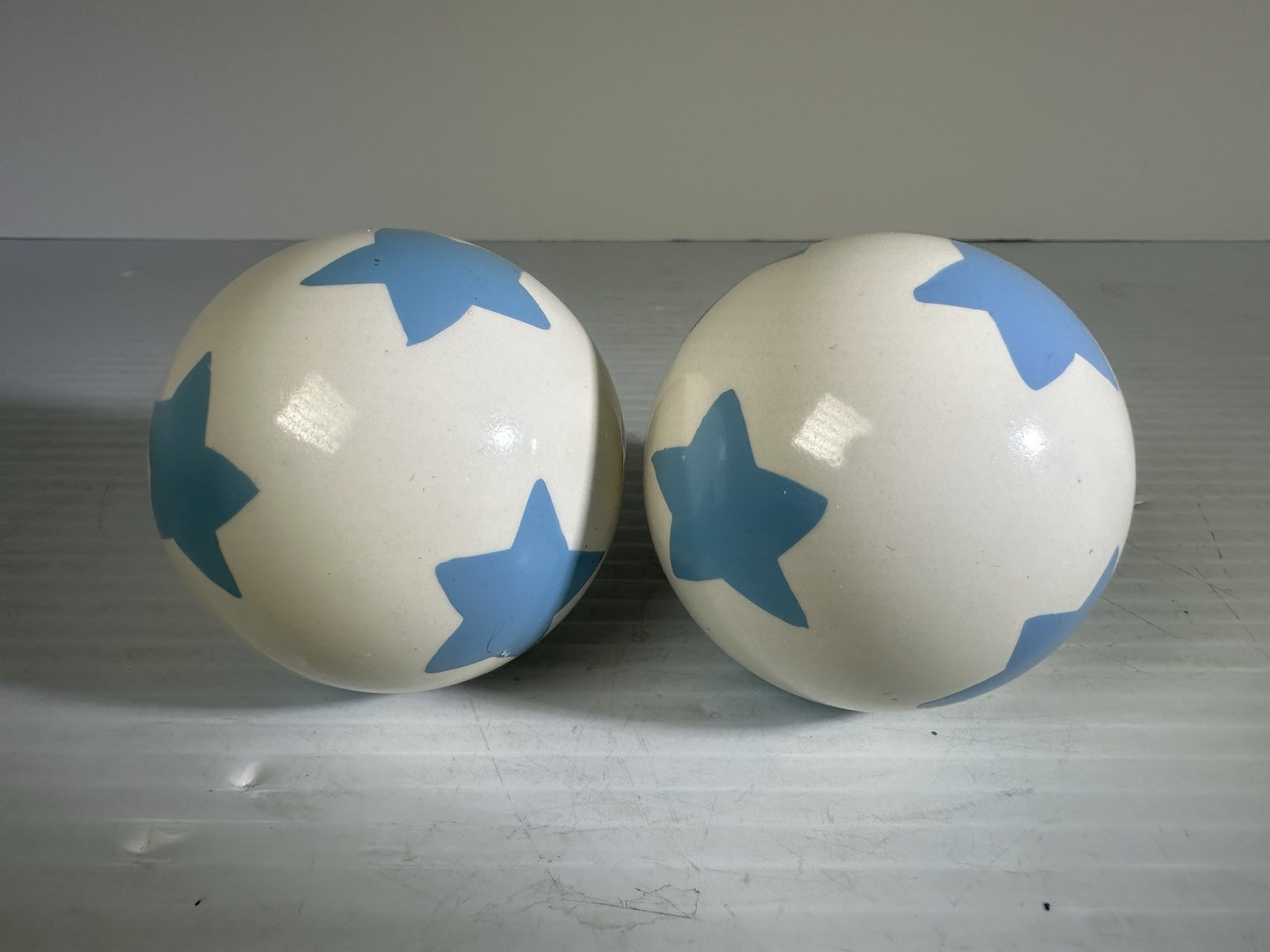 Pottery Barn Kids 2 Set Blue / White Stars Ceramic Curtain Rod Finials