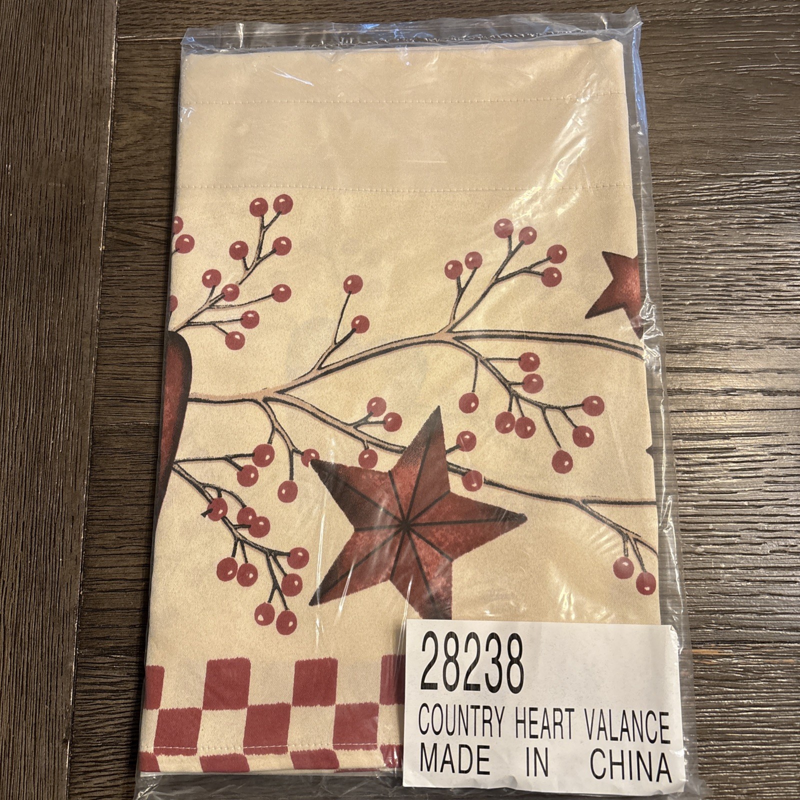 Country Heart Valance, Stars/Hearts/Berries, Beige Background 70”x14” Panel New
