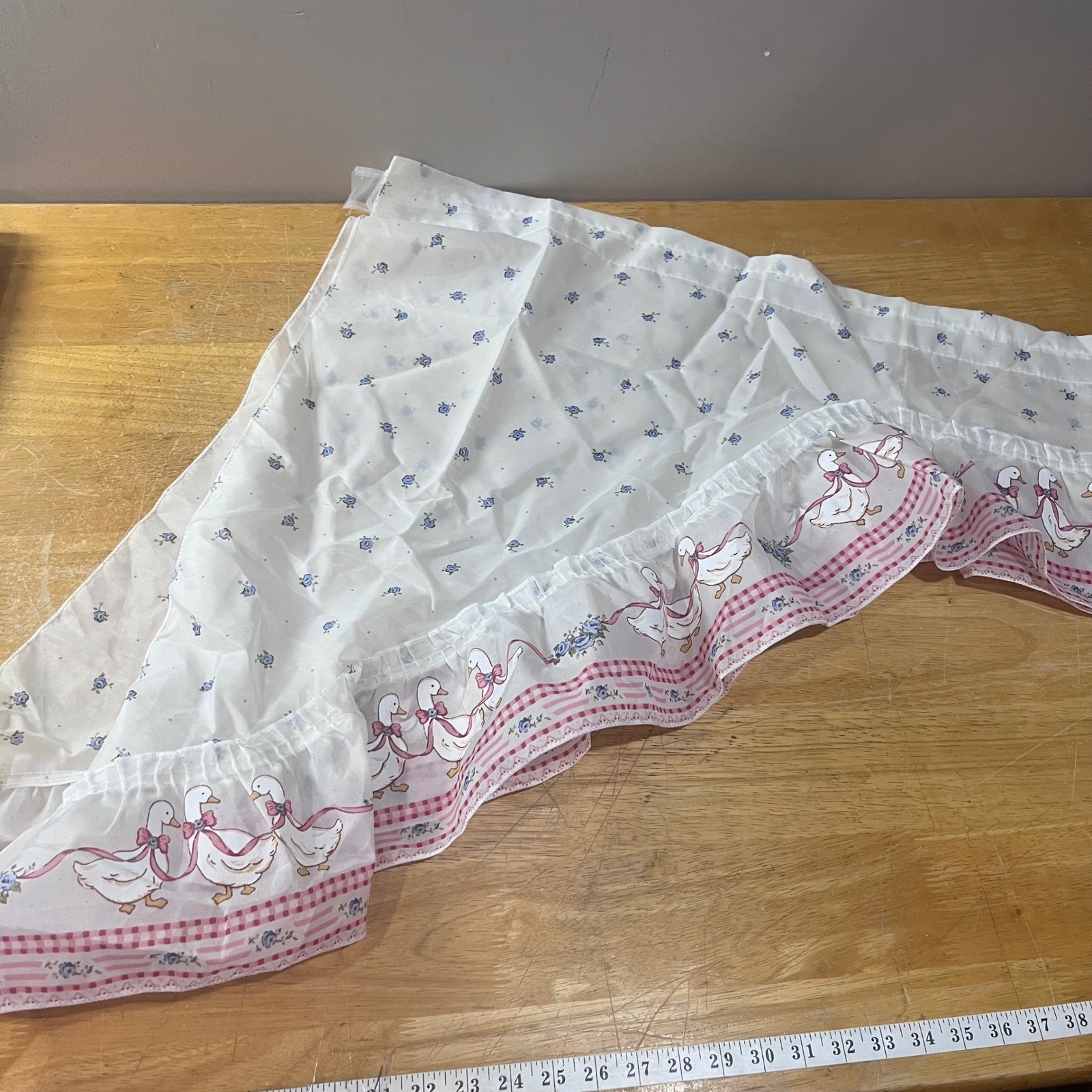 Vtg Country Farmhouse Geese Swag Valance Pink Gingham Ruffle White 56×31 USA NOS