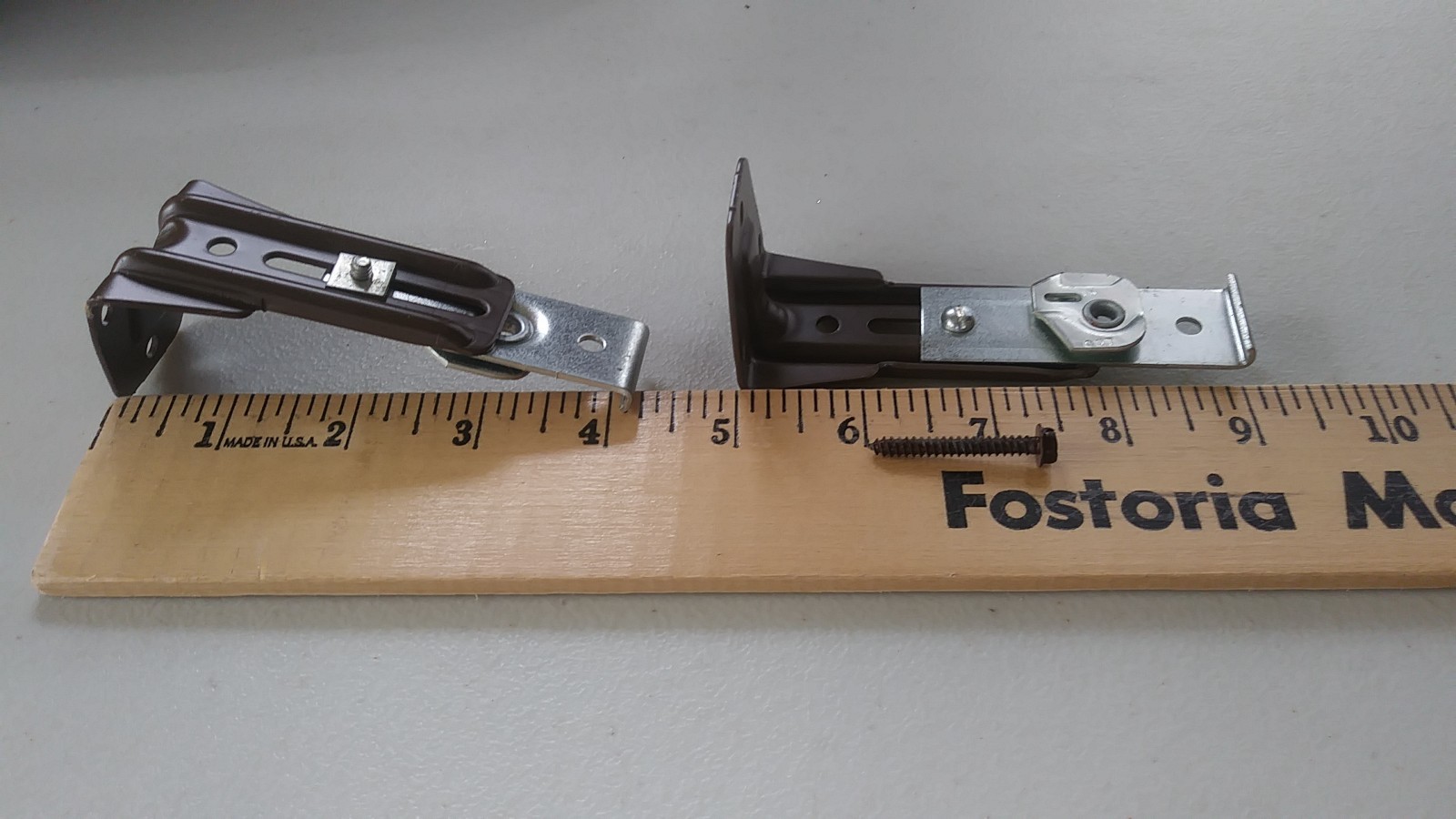 Vtg Kirsch traverse rod decorative brackets set. For use with 1 3/8 Rods. 437
