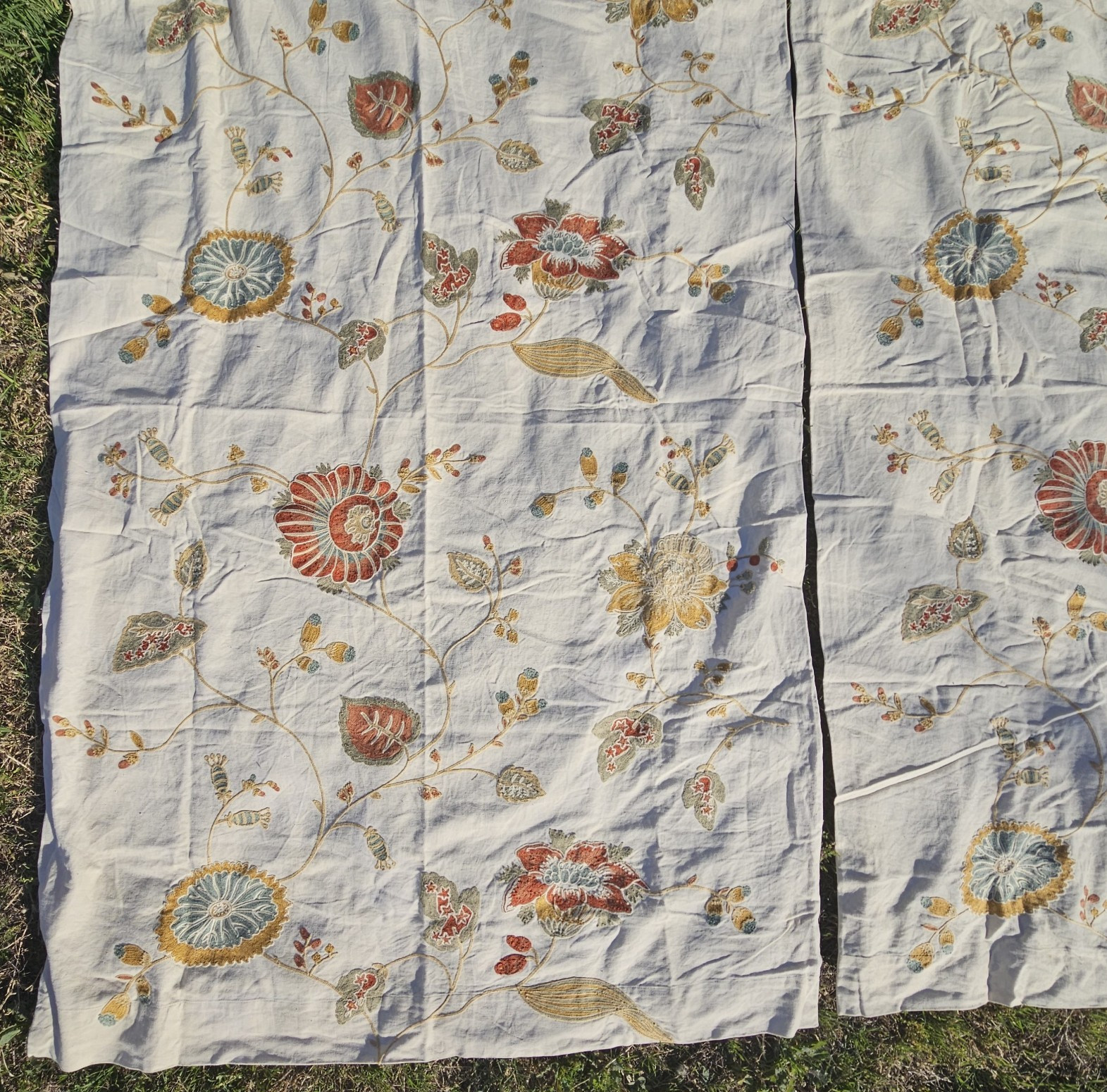 Pottery Barn Margaritte Embroidered Drapes Pair Lined Rod Pocket 82″ L