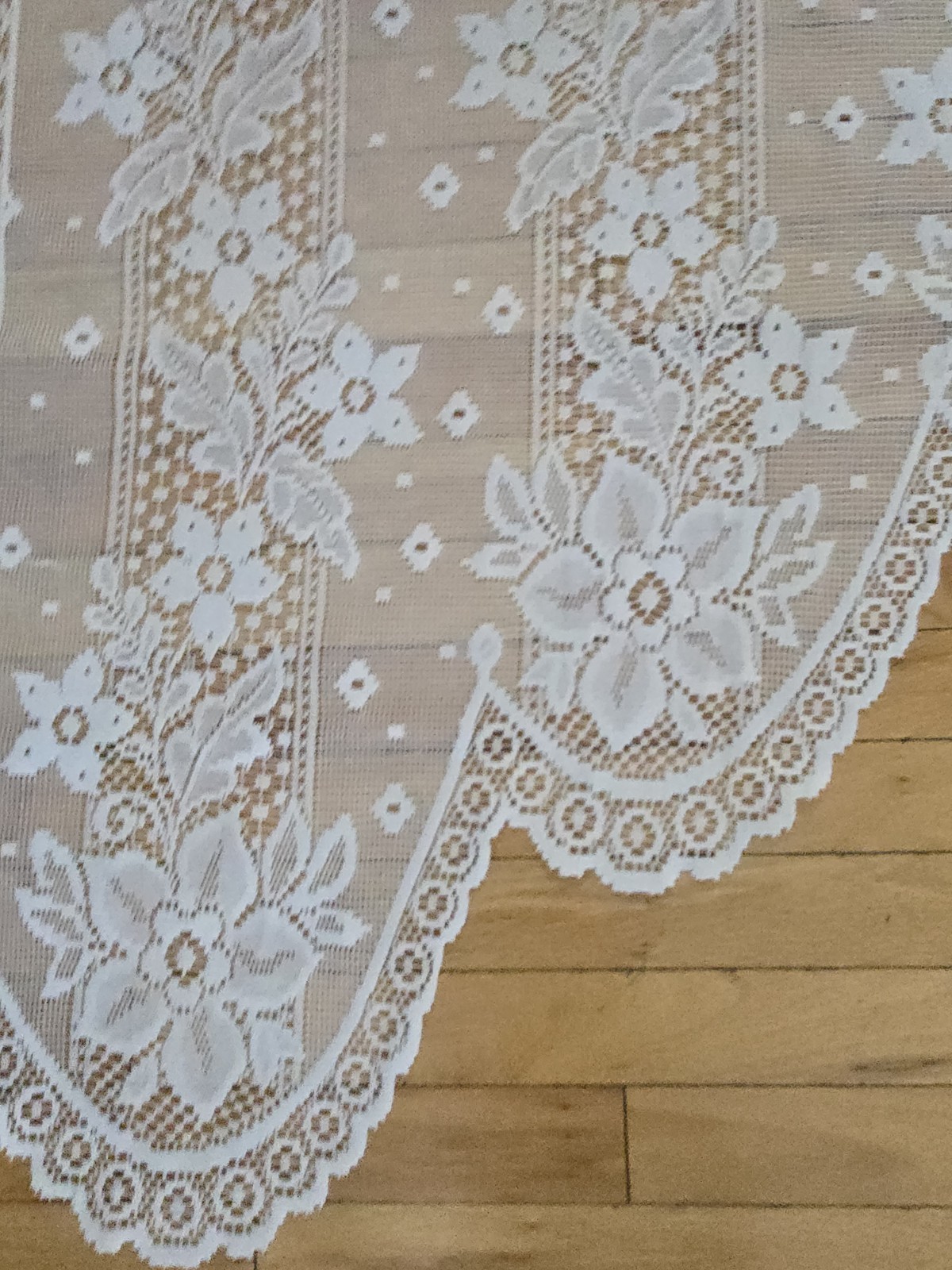 Vintage White Lace Deep Scalloped Valance Floral Pansy 68×37 Victorian Sheer