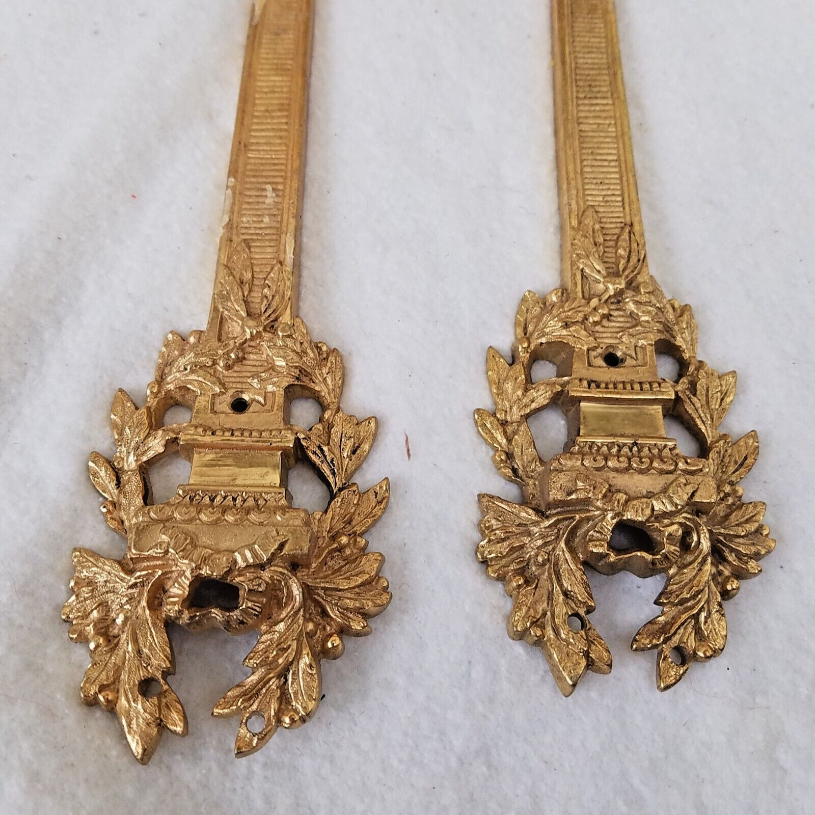 A & H Brass period leaf Curtain Holdback pair Gold 10x4x2.5 inch England tieback