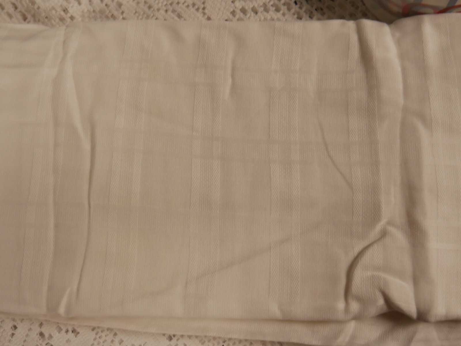 NIP LENO STRIPED WINDOW SCARF. 42″X216″ CURTAIN. MADE IN USA. MSRP 59.99