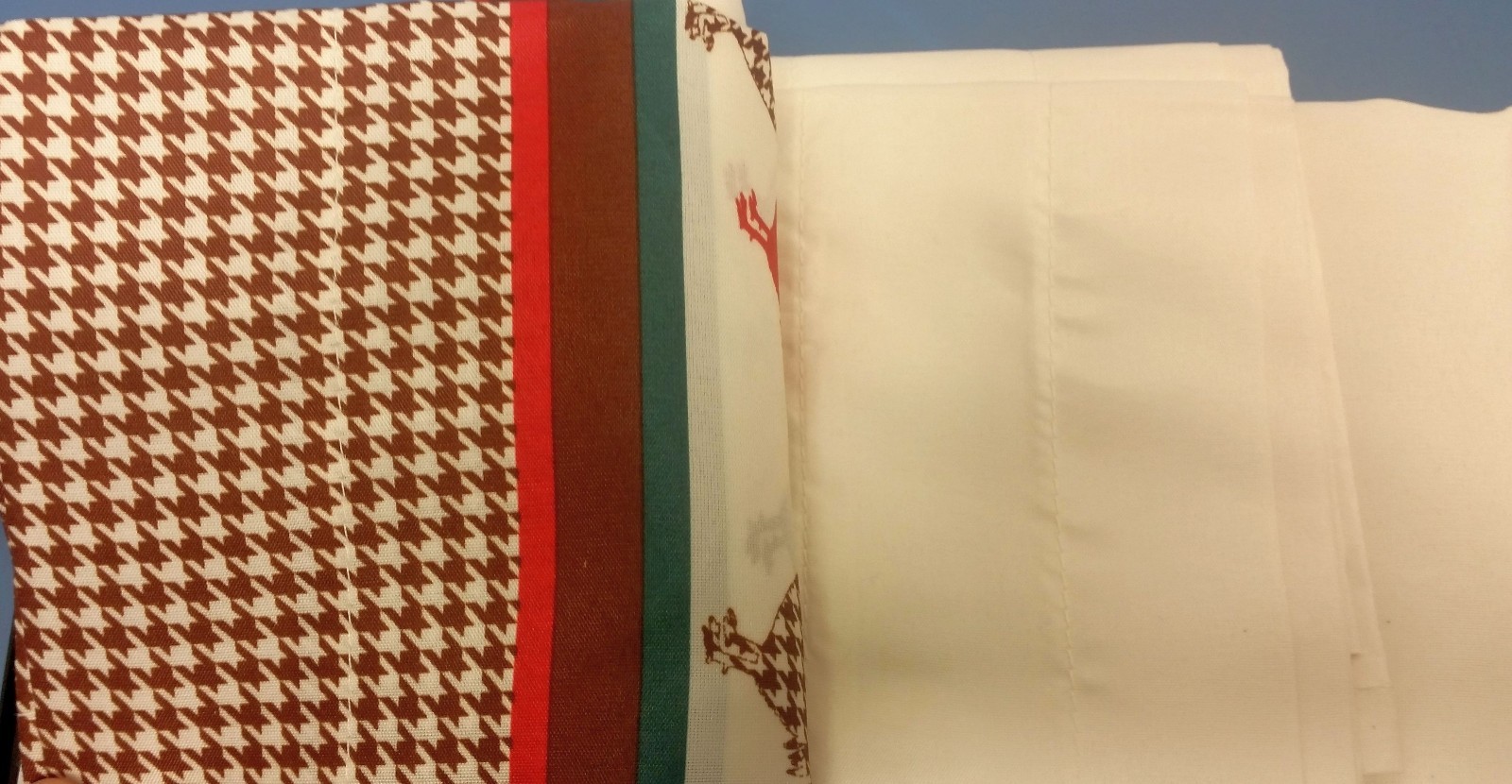 3pc. Rod Pocket Curtains Set(2 Tiers & Valance 60″x14″)DIFFERENT ROOSTERS,C13,MB