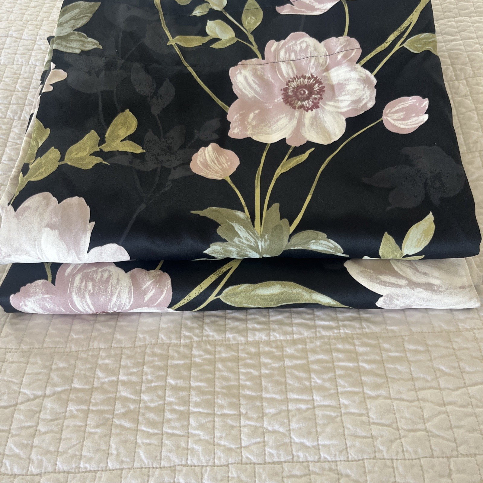 IKEA ROSENMOTT Blackout Curtains 2 Panels (1 pair) 57×98 Black Floral Polyester