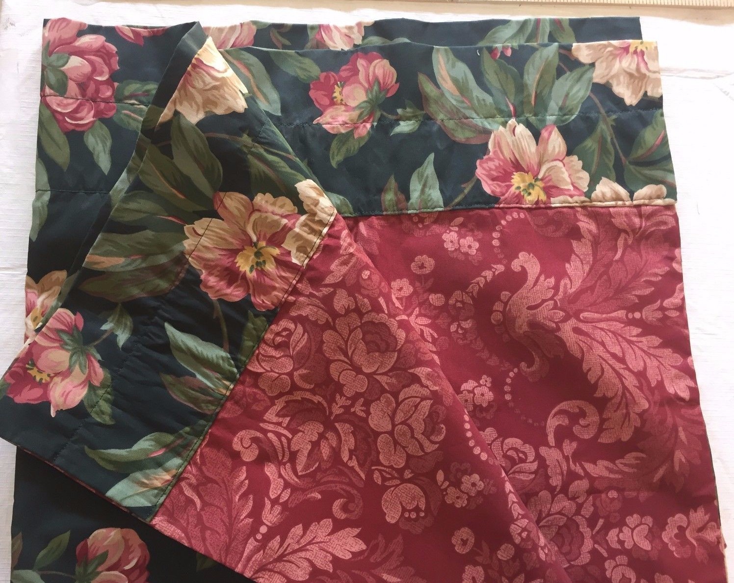 1 Pair VALANCES FLORAL Ascot Style Reds Pinks Green Background 3″ Rod Pocket