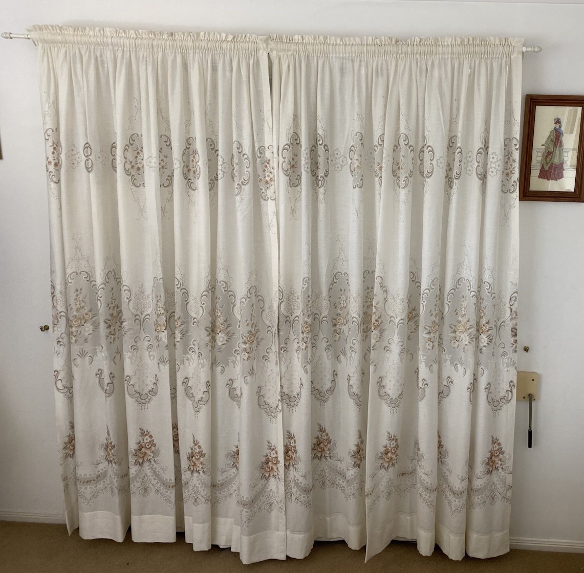 Vintage Mid Century Pair Of Cream Brown Floral Net Curtains L 210cm W 130cm